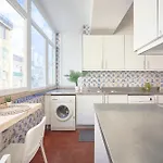 Sunny With Private Balcony Accommodatie bij particulieren