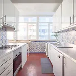 Sunny With Private Balcony Alloggio in famiglia *