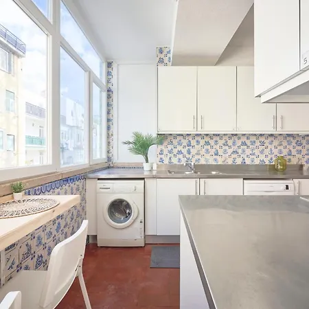 Sunny With Private Balcony Quarto em Acomodações Particulares