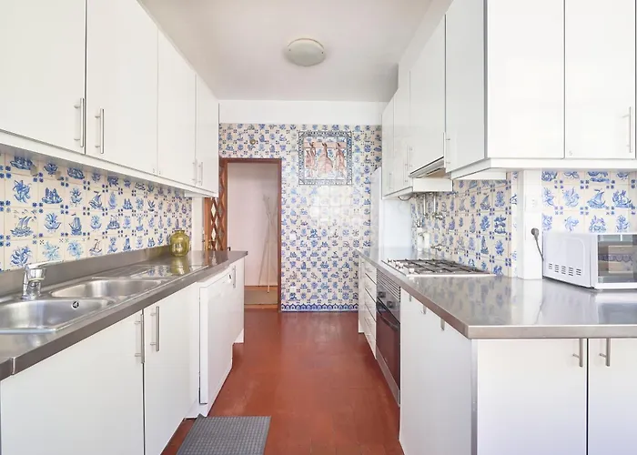 Sunny With Private Balcony 홈스테이