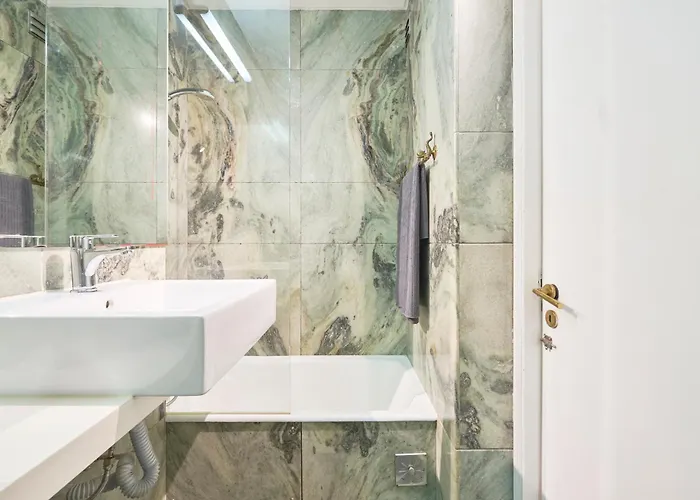 Sunny With Private Balcony Privatunterkunft *