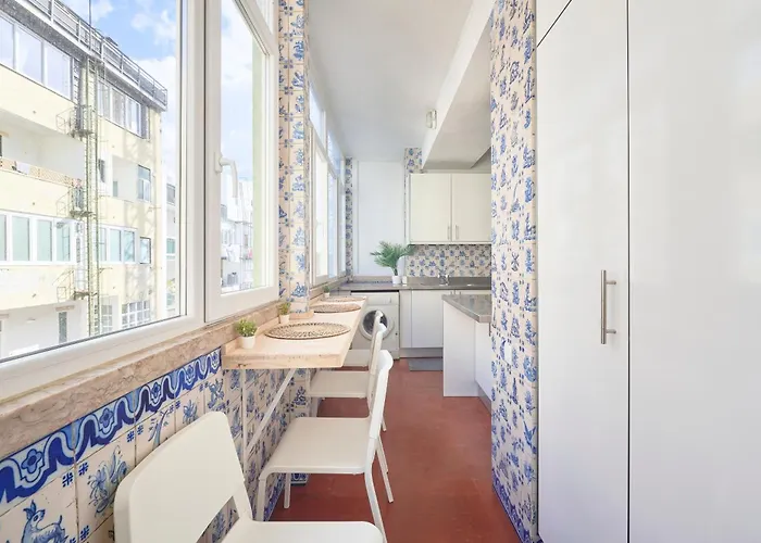 Sunny With Private Balcony Privatunterkunft