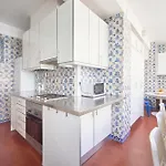 Habitación en casa particular Sunny With Private Balcony Lisboa
