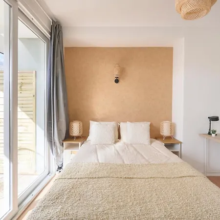 Sunny With Private Balcony Ubytování v soukromí *