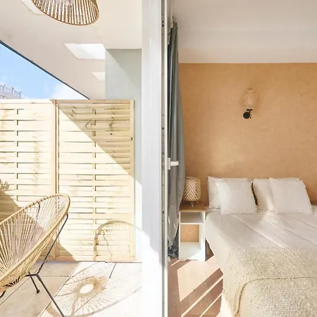 Sunny With Private Balcony * Лиссабон