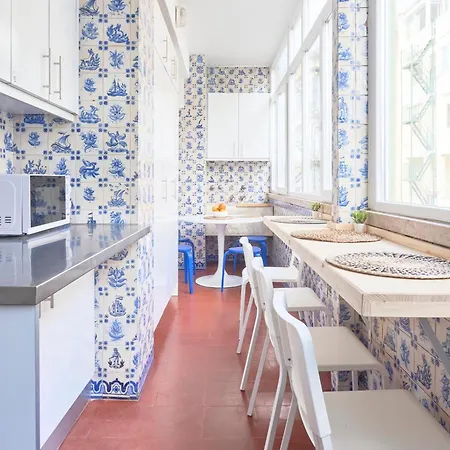 Проживание в семье Sunny With Private Balcony