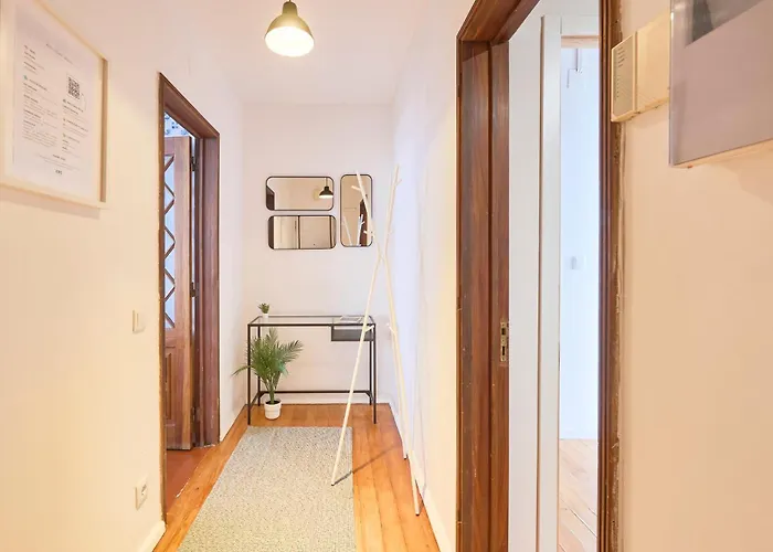 Проживание в семье Sunny With Private Balcony *